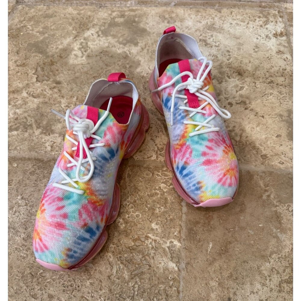Tie-Dye Sketchers Freewalk Foam Fit Sneakers With Clear Sole & Lace-Up Design Sz